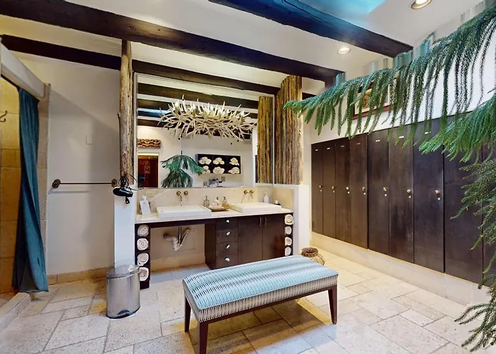 El Monte Sagrado Resort & Spa